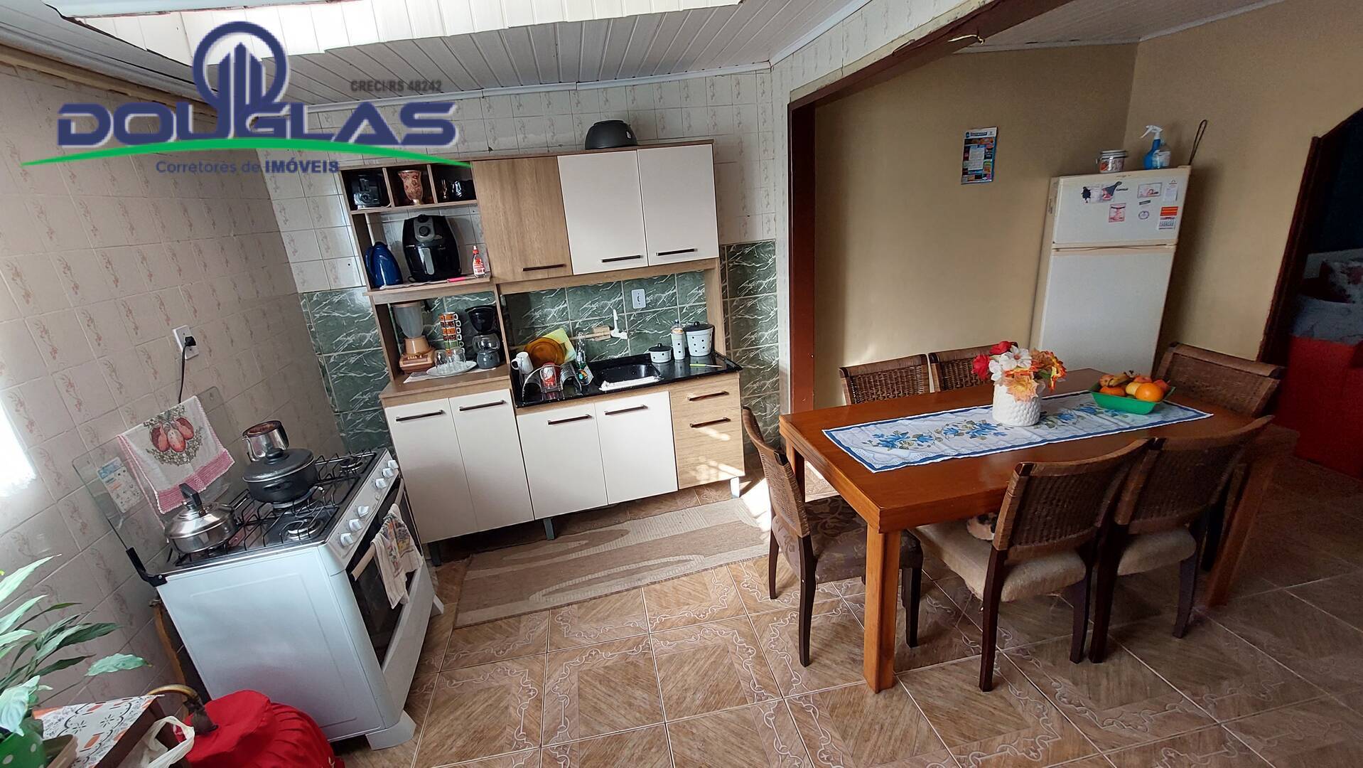 Casa à venda com 2 quartos, 70m² - Foto 6