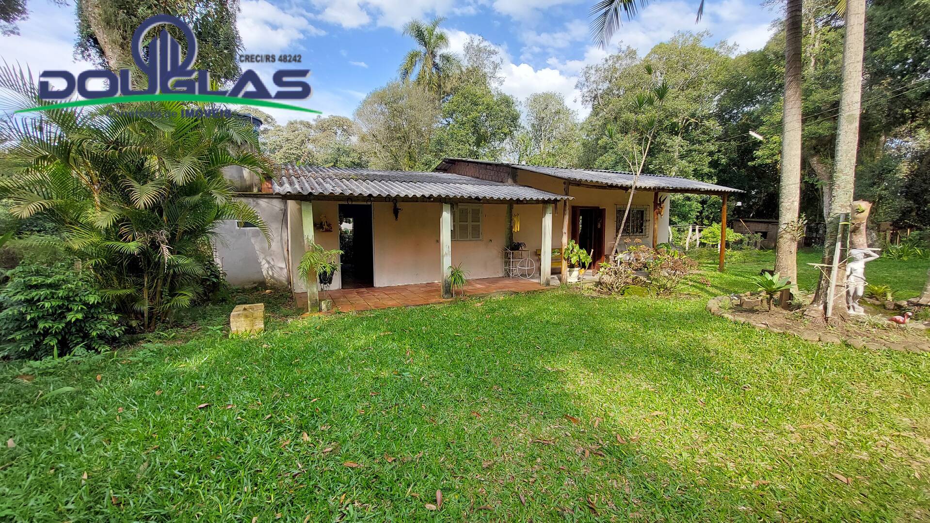 Casa à venda com 2 quartos, 80m² - Foto 1