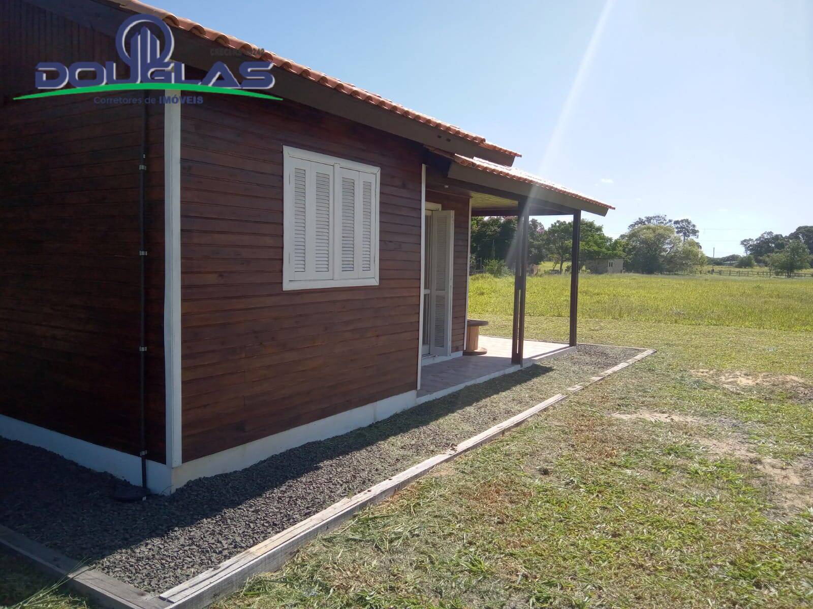 Casa à venda com 2 quartos, 60m² - Foto 1