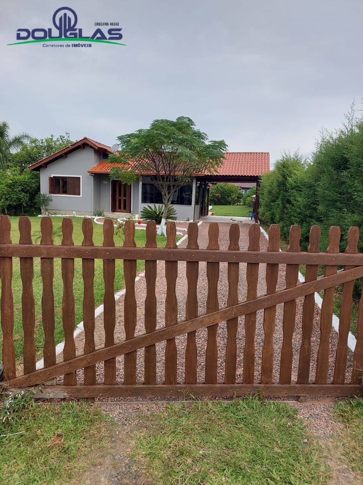 Casa à venda com 2 quartos, 1000m² - Foto 2